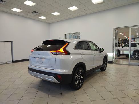 Used 2025 Mitsubishi Eclipse Cross SE image 3