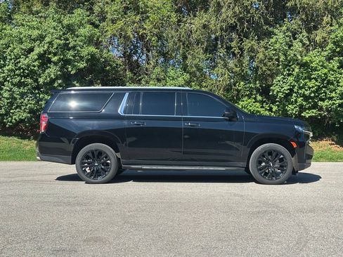Used 2021 Chevrolet Suburban High Country AWD/4WD image 3