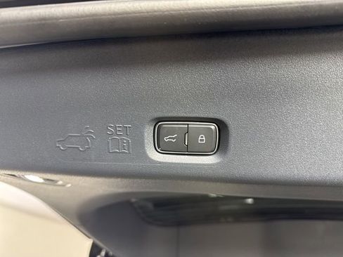 New 2025 Lincoln Navigator Reserve image 30