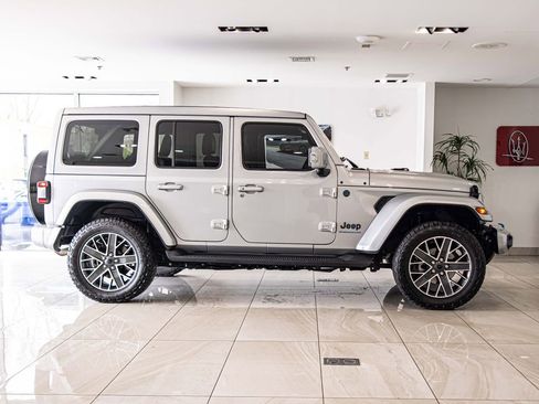 Used 2024 Jeep Wrangler High Altitude AWD/4WD image 10