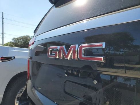 New 2026 GMC Yukon XL Elevation w/ Elevation Premium Package AWD/4WD image 7