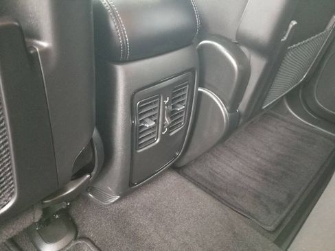 Certified 2022 Dodge Durango SXT w/ Trailer Tow Group IV AWD/4WD image 16