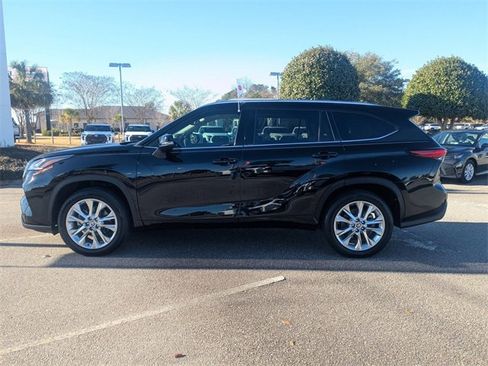 Certified 2022 Toyota Highlander Limited image 6