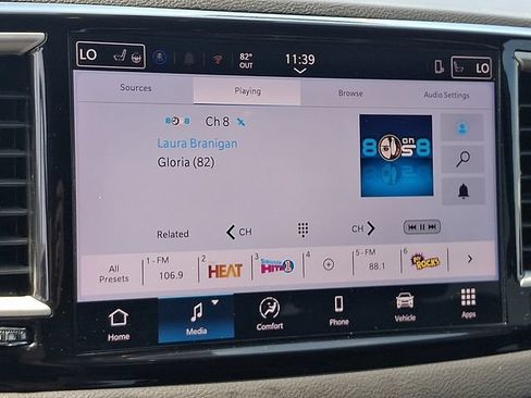 Used 2025 Chrysler Pacifica Select FWD image 16