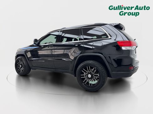 Used 2018 Jeep Grand Cherokee Laredo AWD/4WD image 4