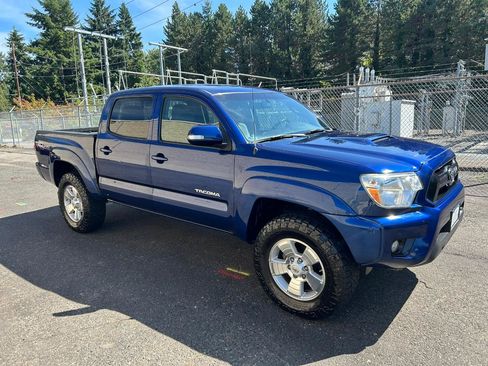 Used 2015 Toyota Tacoma TRD Pro AWD/4WD image 3