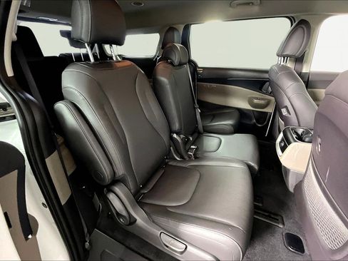 New 2026 Kia Carnival LXS FWD image 19