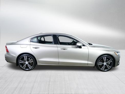 Used 2021 Volvo S60 T8 Inscription w/ Climate Package image 8