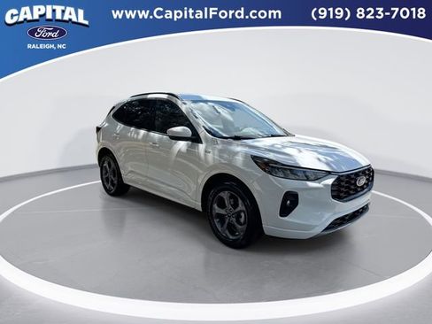 Used 2023 Ford Escape ST-Line Select image 2