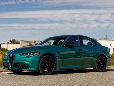 New 2025 Alfa Romeo Giulia w/ Veloce Package Rwd image 17