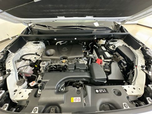 Used 2025 Toyota RAV4 LE AWD/4WD image 33