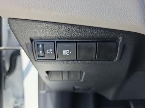 Used 2023 Toyota Corolla Cross L FWD image 25