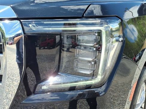 Used 2024 GMC Yukon SLT AWD/4WD image 42