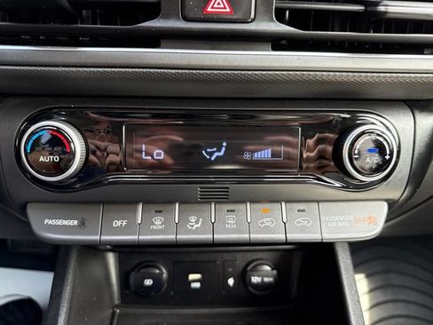 Used 2022 Hyundai Kona Limited w/ Winter Weather Package AWD/4WD image 11