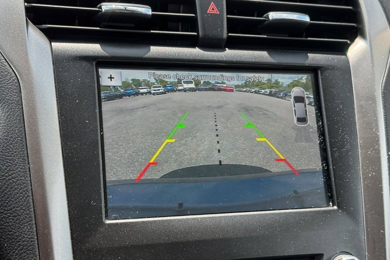 Used 2018 Ford Fusion SE w/ Fusion SE Technology Package FWD image 27