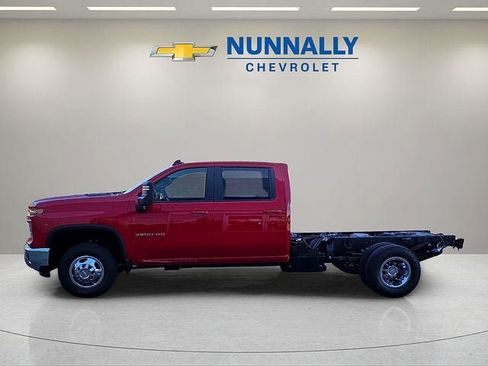 New 2026 Chevrolet Silverado 3500 LT AWD/4WD image 2
