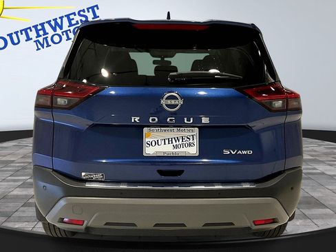 Used 2023 Nissan Rogue SV image 5