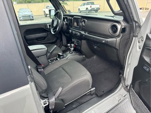 Used 2022 Jeep Wrangler Sport S image 10