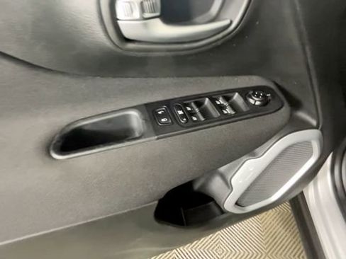 Used 2021 Jeep Renegade Sport AWD/4WD image 18