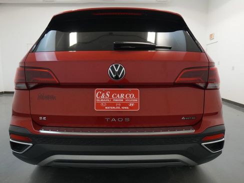 Used 2024 Volkswagen Taos SE image 8