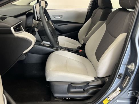 Used 2020 Toyota Corolla LE FWD image 12