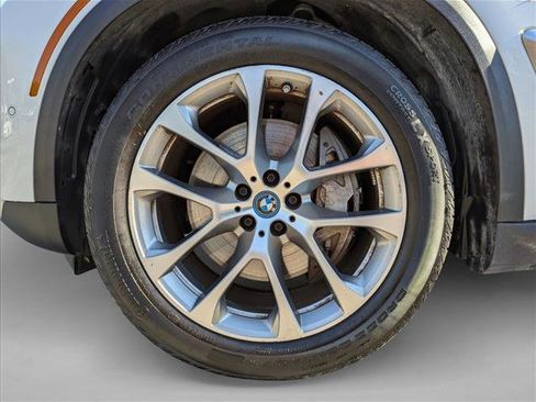 Used 2025 BMW X5 xDrive50e image 23