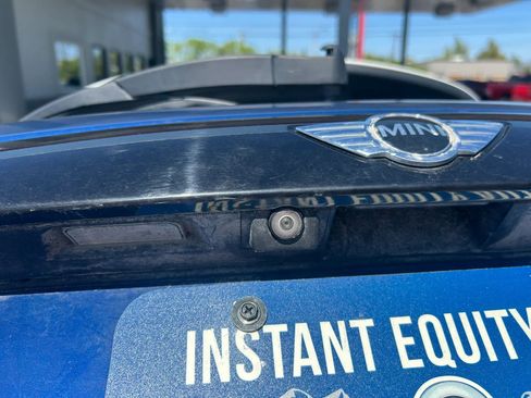 Used 2017 MINI Cooper 4-Door Hardtop FWD image 11