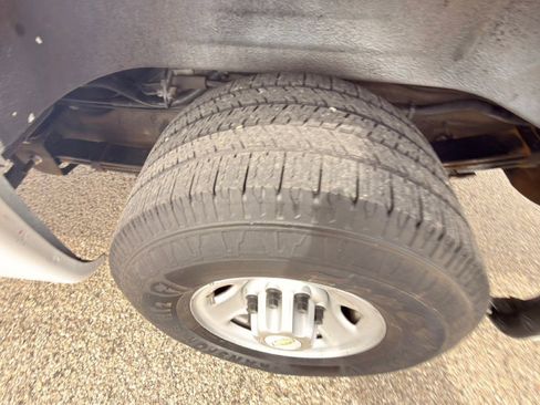 Used 2013 Chevrolet Express 2500 RWD image 28
