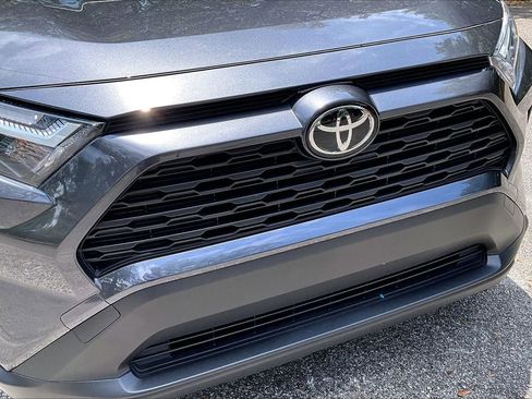 Used 2025 Toyota RAV4 XLE AWD/4WD image 34