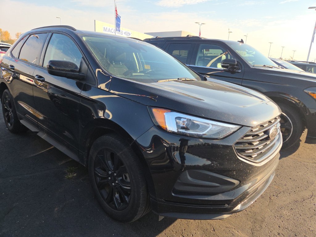 Used 2024 Ford Edge SE w/ Black Appearance Package AWD/4WD image 1