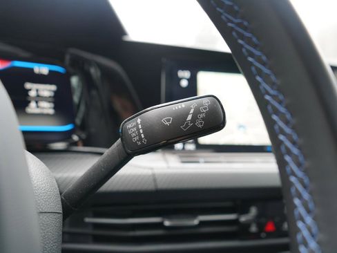 Used 2023 Volkswagen Golf R image 26