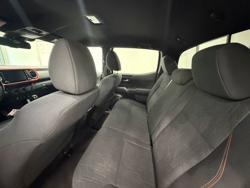 Used 2020 Toyota Tacoma TRD Sport AWD/4WD image 16
