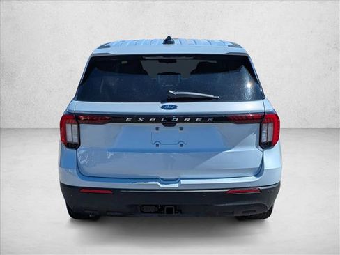 New 2026 Ford Explorer Active RWD image 8