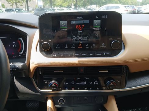 Used 2023 Nissan Rogue Platinum w/ Platinum Premium Package AWD/4WD image 38