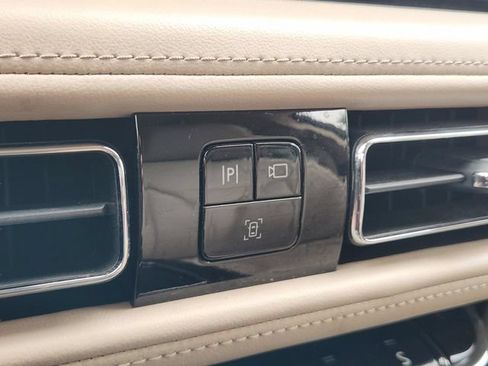 Used 2021 Lincoln Nautilus FWD w/ Equipment Group 101A image 27