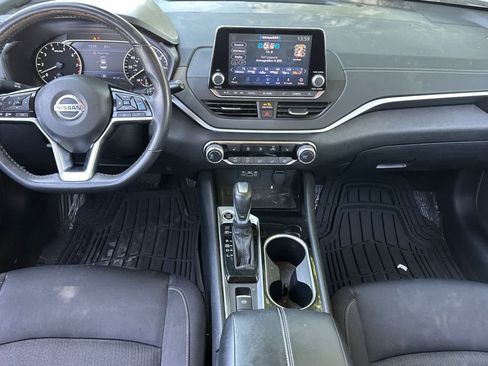 Used 2022 Nissan Altima 2.5 SV w/ SV Premium Package FWD image 4