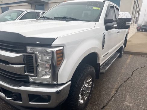 Used 2019 Ford F250 XLT w/ XLT Premium Package image 22
