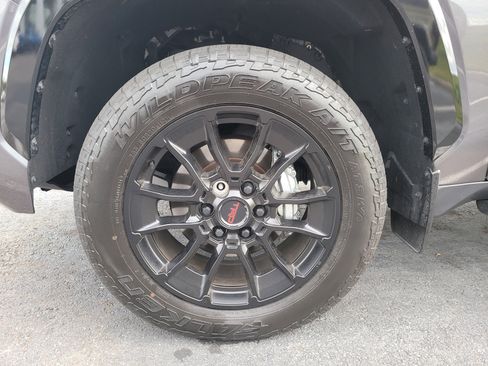 Used 2025 Toyota Tundra Platinum image 9