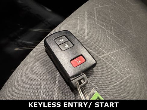 Used 2018 Toyota Tacoma TRD Sport image 11