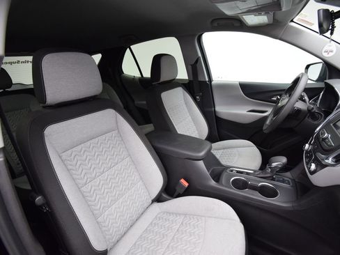 Used 2023 Chevrolet Equinox LS image 17