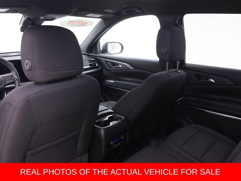 Used 2024 Chevrolet Traverse LS image 11