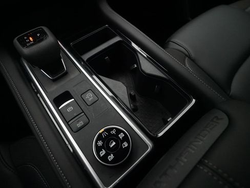Certified 2025 Nissan Pathfinder SL AWD/4WD image 16