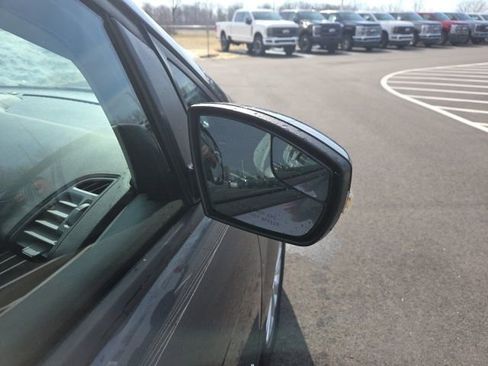 Used 2017 Ford C-MAX SE image 4