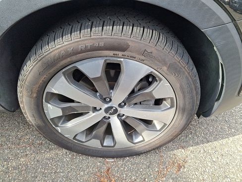 Certified 2022 Kia Telluride S image 3