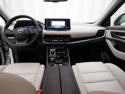 Certified 2025 Nissan Rogue SL w/ Tech Package image 5