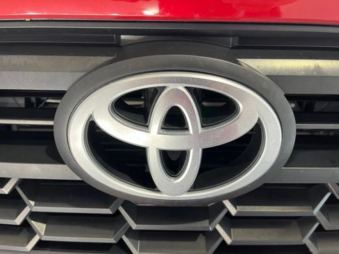 Used 2024 Toyota Tacoma TRD Off-Road AWD/4WD image 33