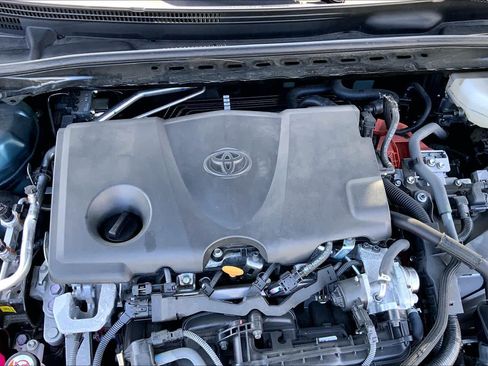 Used 2025 Toyota Camry SE FWD image 32