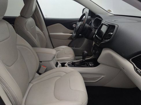 Used 2019 Jeep Cherokee Limited w/ Technology Group FWD image 21