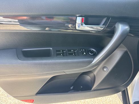 Used 2013 Kia Sorento LX AWD/4WD image 5