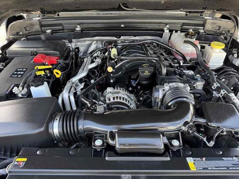 Used 2026 Jeep Gladiator Mojave AWD/4WD image 11